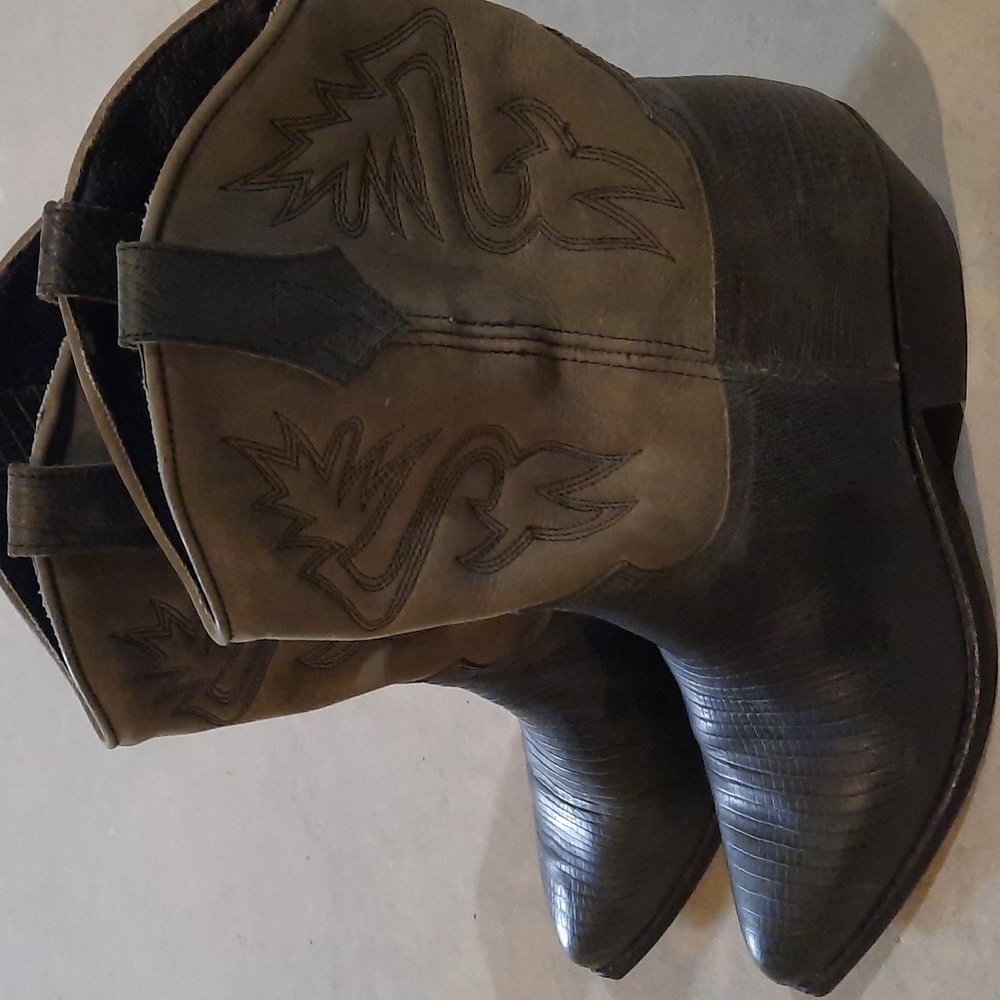 Dingo cowgirl boots